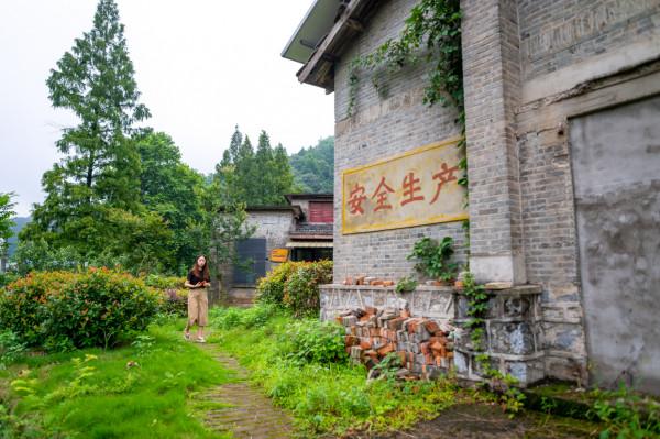 深山中的藝術樂園,曾經的三線軍工廠,被譽“大別山第一畫家村” 深山中的藝術樂園,曾經的三線軍工廠,被譽“大別山第一畫家村”