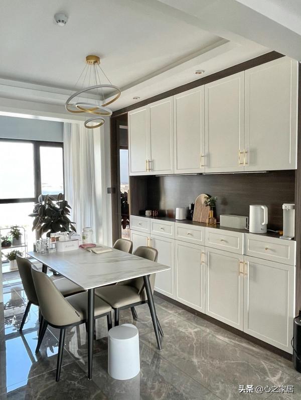 120㎡的家主衛改成衣帽間，客衛設計雙槽浴室櫃，滿足心願和使用