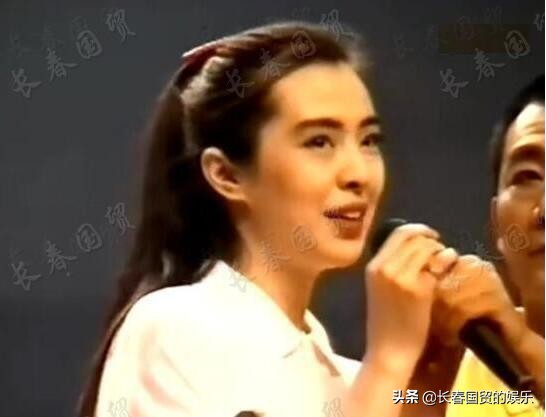 王祖賢29年前舊照曝光，亮相央視文藝晚會美得像仙女