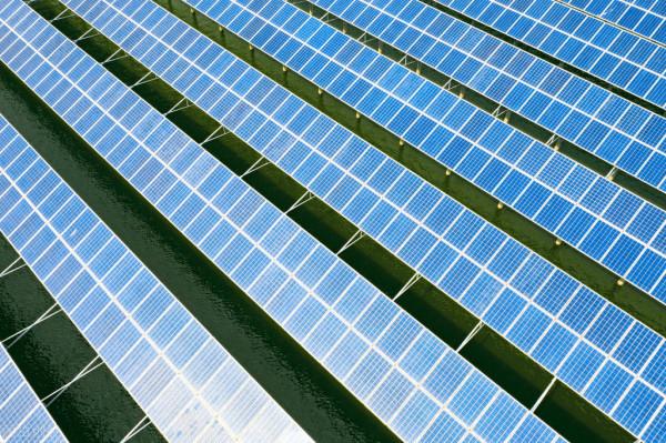 光伏背板：光伏核心材料迎爆發機遇