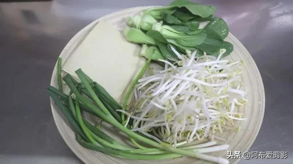 水煮肉片的家常做法，嫩滑鮮香