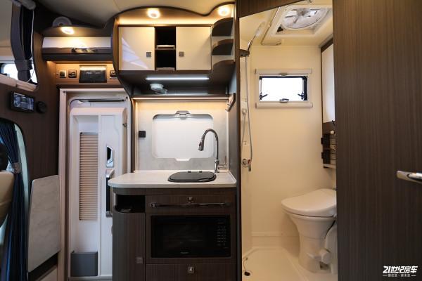 瑞弗S820進口依維柯C型房車,雙拓展+合資品控,C型房車新選擇 瑞弗S820進口依維柯C型房車,雙拓展+合資品控,C型房車新選擇