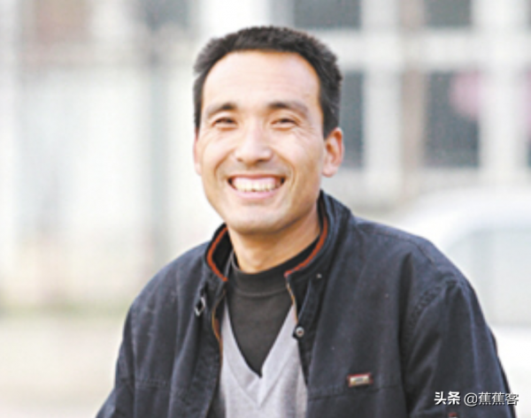 李紅旗：97年花2500買5張紙片，妻子埋怨，父親：這是5張烈屬證明