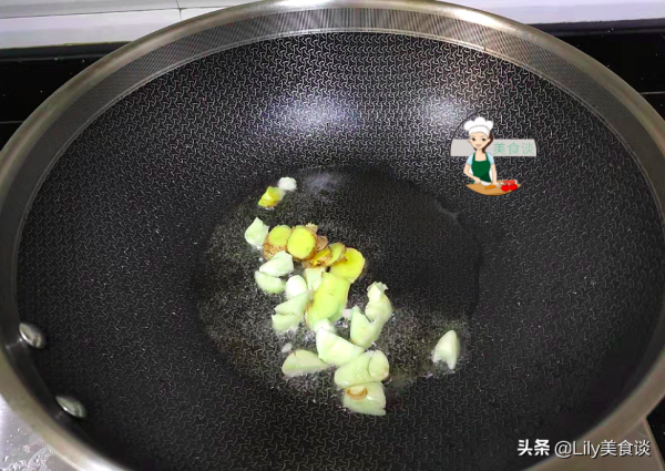 秋天，吃豬肉不如吃它，加芋頭燜一鍋真香，營養不上火，別不懂吃