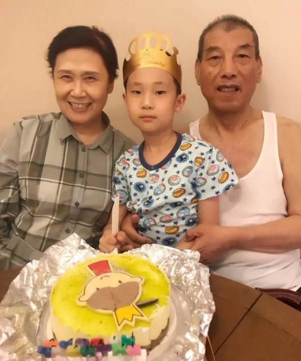 6位娛樂圈好女婿:林永健在岳母生病時陪護,岳雲鵬給岳母蓋別墅 6位娛樂圈好女婿:林永健在岳母生病時陪護,岳雲鵬給岳母蓋別墅