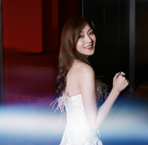 50歲的她，宛如20歲少女，如何做到的？分享保養方法給你，學起來