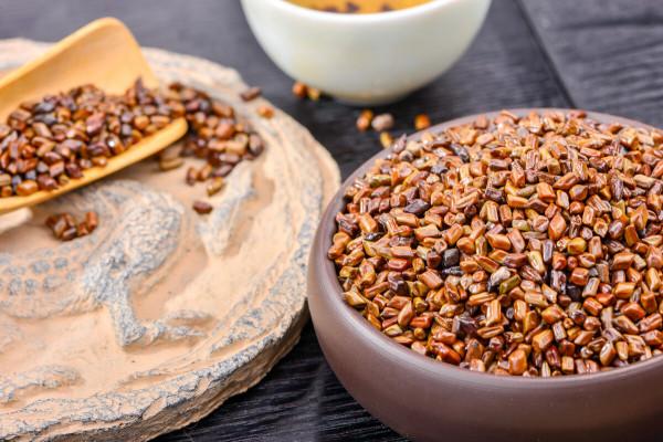 眼乾眼澀流淚?老中醫的秘方,三寶茶飲喝起來 眼乾眼澀流淚?老中醫的秘方,三寶茶飲喝起來