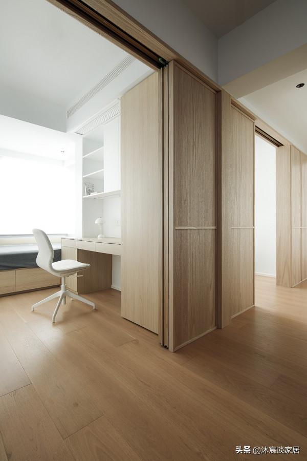 她把空間重組後,讓客廳不再是主角,想不到竟這麼實用,非常舒適 她把空間重組後,讓客廳不再是主角,想不到竟這麼實用,非常舒適