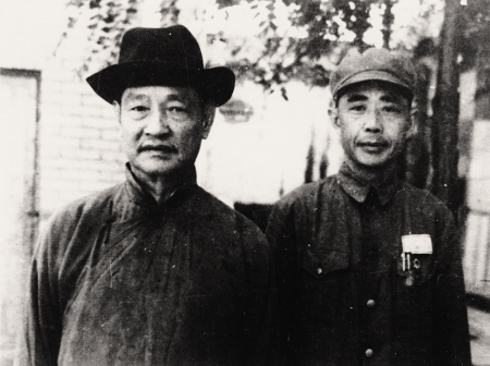 他公然頂撞蔣介石，打敗林彪10幾萬大軍，1955年被授封為開國上將