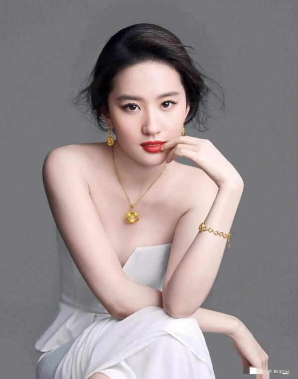 劉亦菲單憑這四張靚照，足以稱霸娛樂圈