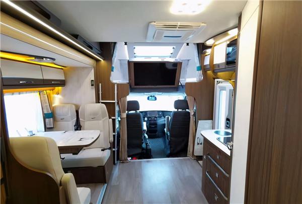 新款瑞弗V820依維柯房車，美式房車強度高空間大