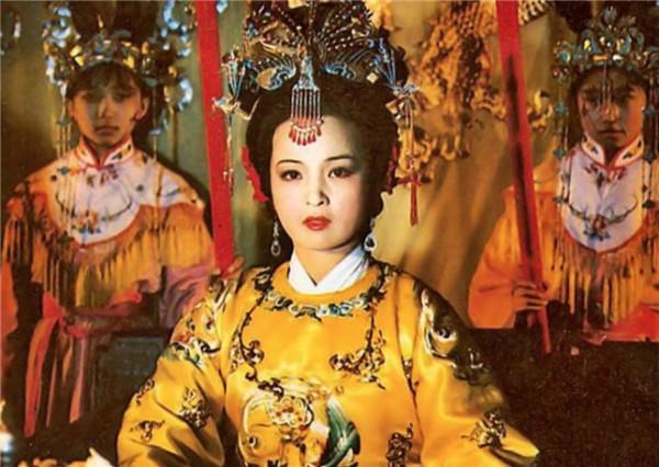 紅樓夢：難怪元春會被封妃，看賈寶玉與北靜王暗中做了什麼好事？