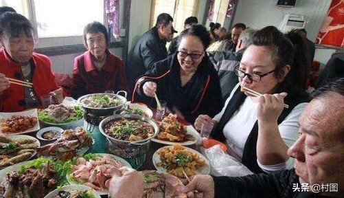 農村已經出現兩個現象！村民坦言：有房不住也是無奈之舉，咋回事