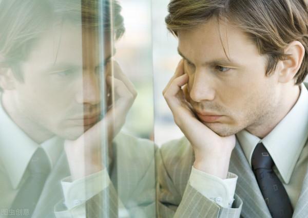 一個人的自省，不是建立在他人的想法中產生