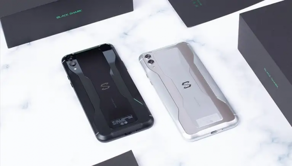 風雨裡“吃雞”等你，你需要一份懷舊手機清單