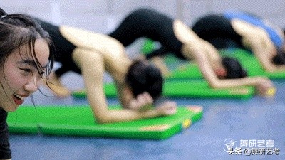 不懂就問:藝考前的舞蹈生,是如何做到這麼瘦的? 不懂就問:藝考前的舞蹈生,是如何做到這麼瘦的?