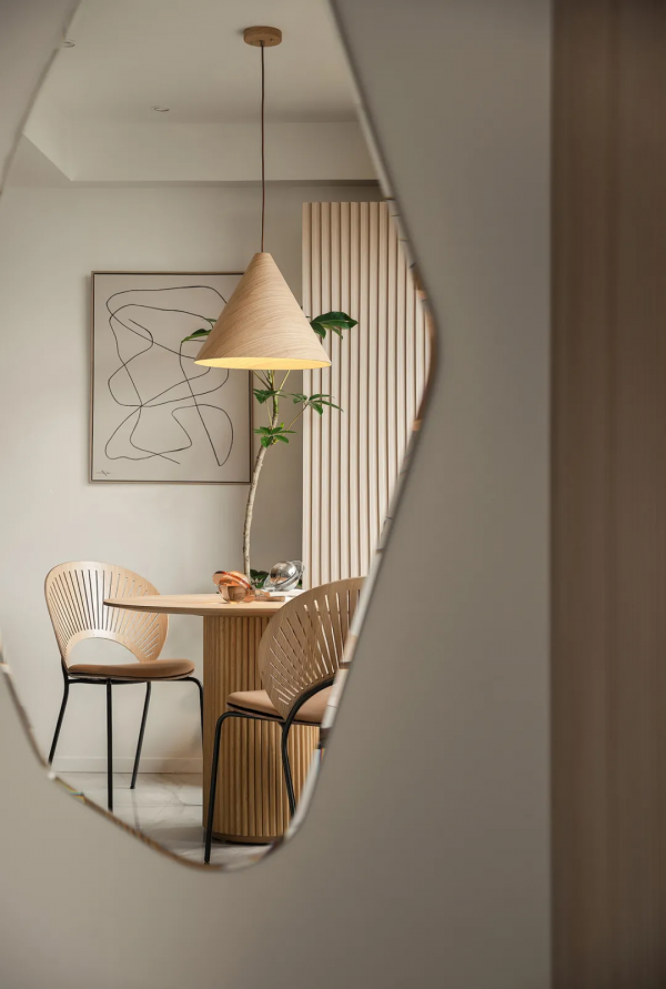 82㎡現代簡約風格新房裝修，入戶花園改造卡座餐廳