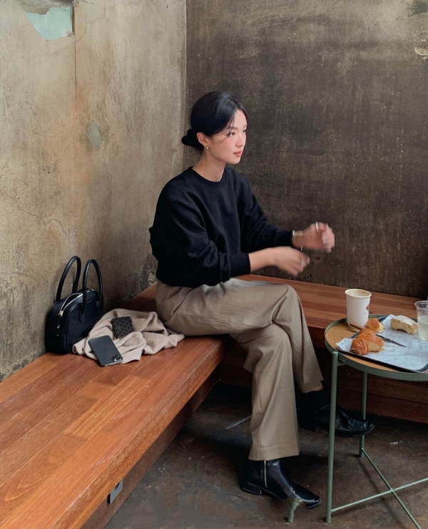 冬季別總披頭散髮，試著扎個韓系低馬尾，配上精緻穿搭特顯氣質