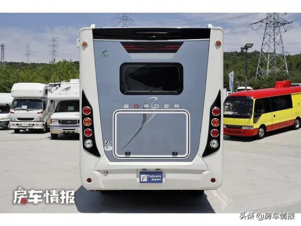 豐田中巴房車,4.0L柴油動力足,大空間像家一樣三代同堂也住得下 豐田中巴房車,4.0L柴油動力足,大空間像家一樣三代同堂也住得下