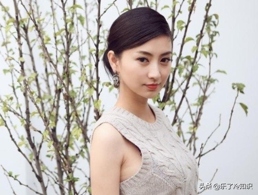 還記得“沈眉莊”嗎？側顏酷似景甜，高顏值不繼續拍戲可惜了