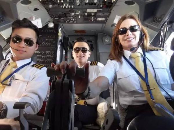 美國王牌飛行員金貝麗：後來為何成為中國首位美籍女機長？