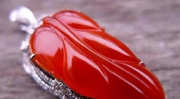 翡翠燒紅後，還可以出具天然證書，究竟是怎麼回事？