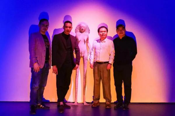 林惠興《人間劇場Ⅱ》: 今天我們只感受人間的喜悅