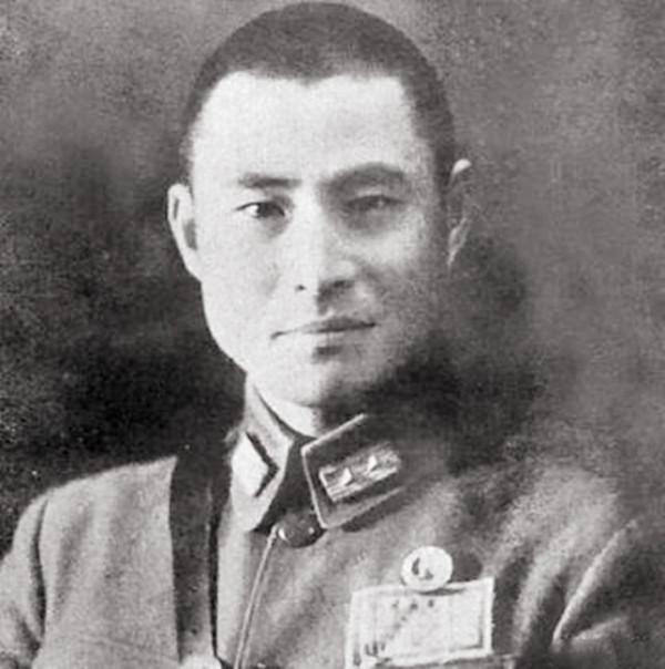 淮海戰役危急時刻，17歲副排長臨陣自薦：聽我指揮！後成軍區司令