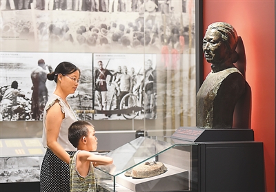 英雄母親鄧玉芬7個兒子,6個犧牲,一輩子沒給活著的老三好臉色 英雄母親鄧玉芬7個兒子,6個犧牲,一輩子沒給活著的老三好臉色