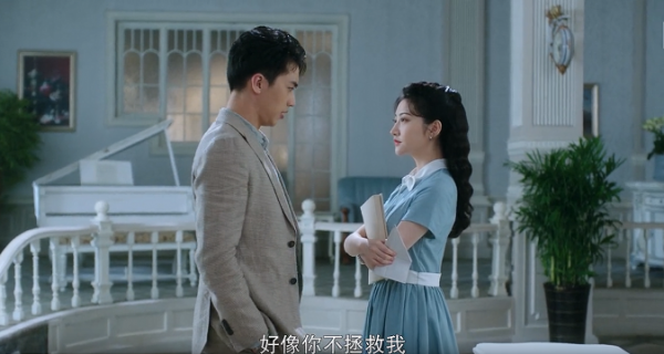 剛開播2天播放量1600萬！親密對手設定太上頭，景甜又選對了劇本