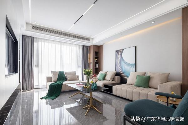 這對夫妻真會裝修，無主燈吊頂設計不僅通透明亮，還很有現代感