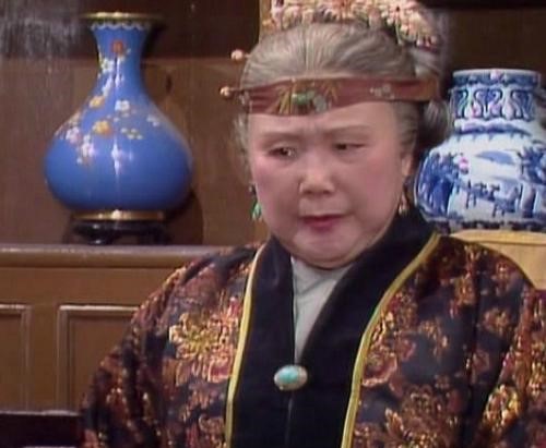 母子交鋒：賈政打寶玉為光宗耀祖，他為什麼跪地向賈母認罪？