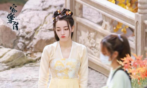 8位小花接拍新劇，楊冪在古偶打轉，熱巴資源好，趙麗穎野心大