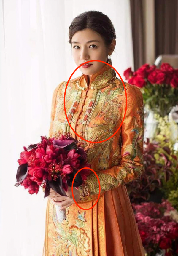 45歲林淑敏曬劇中結婚造型!脖子掛滿黃金首飾,手腕上戴10個手鐲 45歲林淑敏曬劇中結婚造型!脖子掛滿黃金首飾,手腕上戴10個手鐲