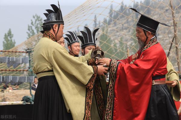 人生分四個階段，如何超越生死和快樂？列子講了兩個精彩的故事