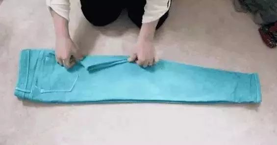 疊衣服這樣做最聰明，再多衣服也不怕→