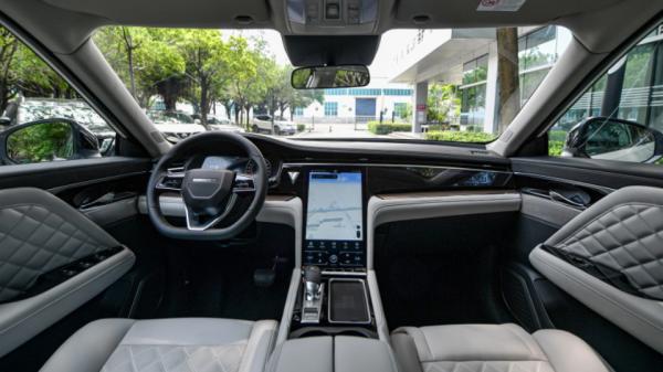 啟辰星對比榮威RX5：確定不是在比誰螢幕大？