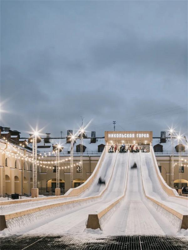 夏日劇場,冬日滑雪:俄羅斯Nikolsky Rows商業廣場改造案例現狀 夏日劇場,冬日滑雪:俄羅斯Nikolsky Rows商業廣場改造案例現狀