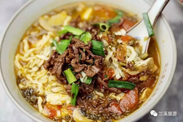 凌晨就開始喝早茶的小縣城,比廣東猛多了 凌晨就開始喝早茶的小縣城,比廣東猛多了