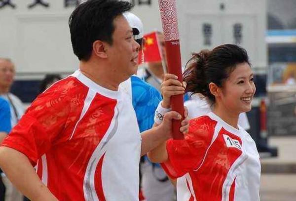 “北衛一姐”春妮：一婚蔣虎多年丁克，二婚嫁央視國臉高齡生子