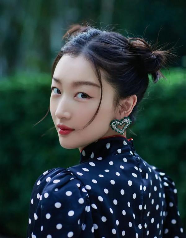 我們採訪到了周冬雨、姚晨、周筆暢的造型師,扒出了她們的變美秘笈 我們採訪到了周冬雨、姚晨、周筆暢的造型師,扒出了她們的變美秘笈