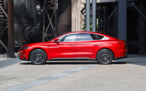 為中國轎車的明天而戰！這些高顏值的國產家轎，你最看好哪臺？