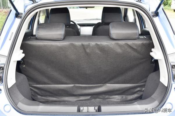 便宜長續航,大空間合資快充代步車,好養又好停,實拍易至EV3小雷達