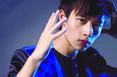 內地3位過氣男星現狀：釋小龍熱衷打高爾夫，陳楚生疲憊應付債務