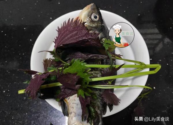 燒魚時，別隻會放生薑去腥，多加幾片這葉子，更加鮮美，一點不腥