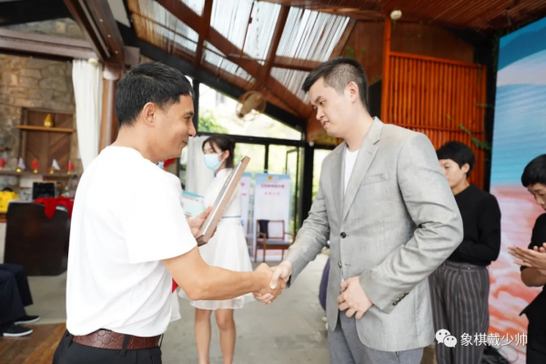 國手賽曲終人散，洪智破神劍首登王座，孟辰連和3盤挫敗第一人