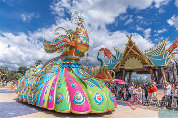 中秋“粉絲節”特惠!9.9元起全家暢遊七彩雲南·古滇名城度假區,60歲以上游客免費 中秋“粉絲節”特惠!9.9元起全家暢遊七彩雲南·古滇名城度假區,60歲以上游客免費