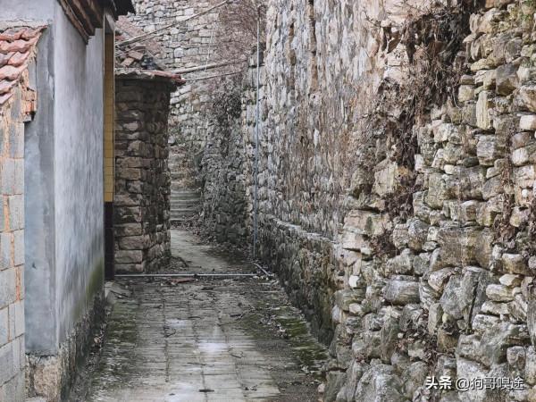 博山附近的大山深處,有個國家級古村落,巷道狹窄,石頭民居眾多 博山附近的大山深處,有個國家級古村落,巷道狹窄,石頭民居眾多