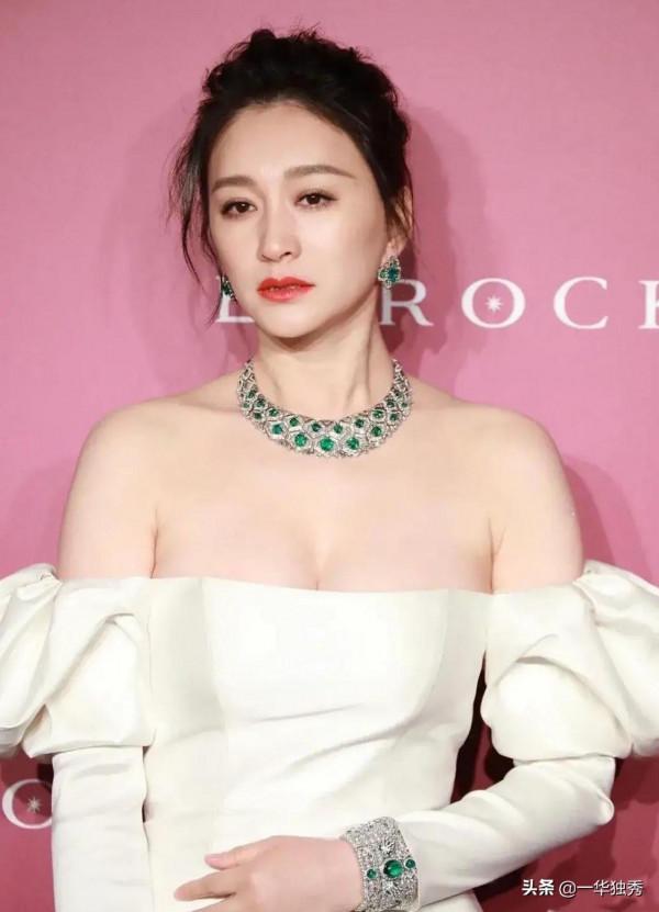 李小冉:用時間、經歷、成熟撐起“三體”丰韻之美 李小冉:用時間、經歷、成熟撐起“三體”丰韻之美