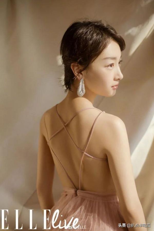 從“小黃鴨”到“時髦精”:周冬雨的10年鉅變,不靠整容靠什麼? 從“小黃鴨”到“時髦精”:周冬雨的10年鉅變,不靠整容靠什麼?